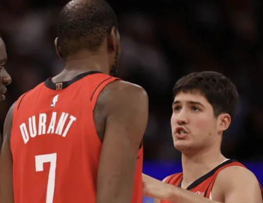 开云体育官网-杜兰特：谢泼德可以控球，能上场投三分给我们提供进攻火力