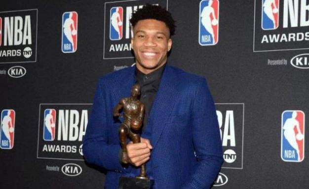 开云体育官网-【人物】超级蓝领竟两度夺魁 字母哥，MVP的耻辱